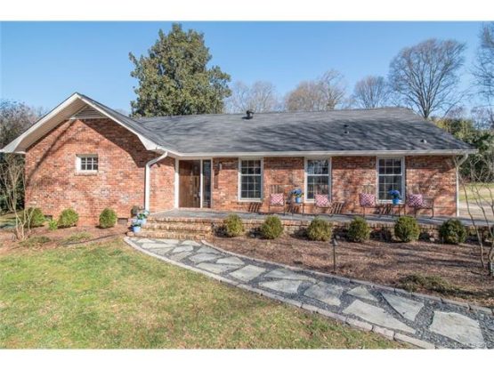 Ashbrook: Mature homes, fantastic in-town location